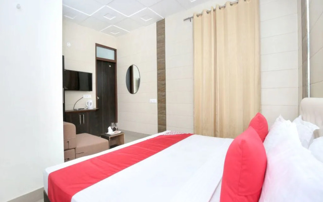 Hotel Gold Star By OYO Rooms