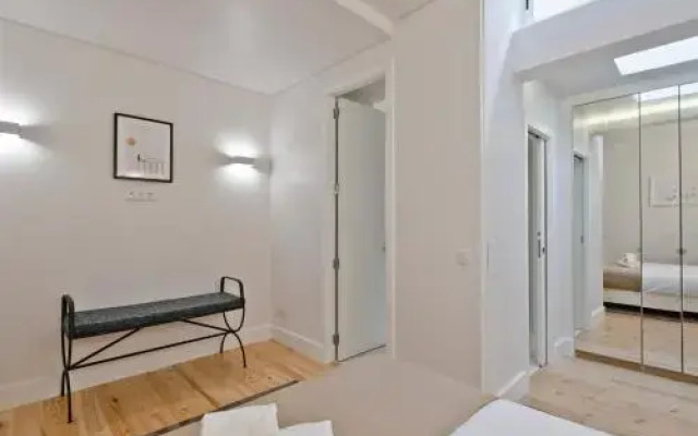 Bmyguest - Exclusive Downtown Apartment