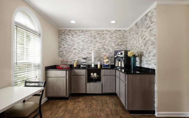 Days Inn by Wyndham Canton