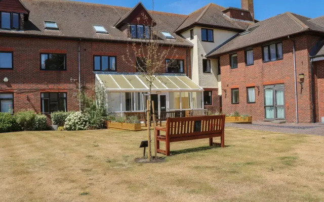Flat 34 - Marine Court