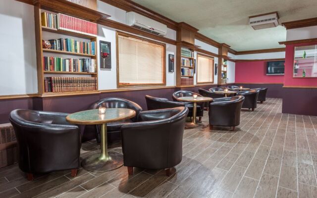 Super 8 Kirkland Lake