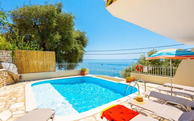 Villa Thalassa Large Private Pool Walk to Beach Sea Views A C Wifi Car Not Required - 920