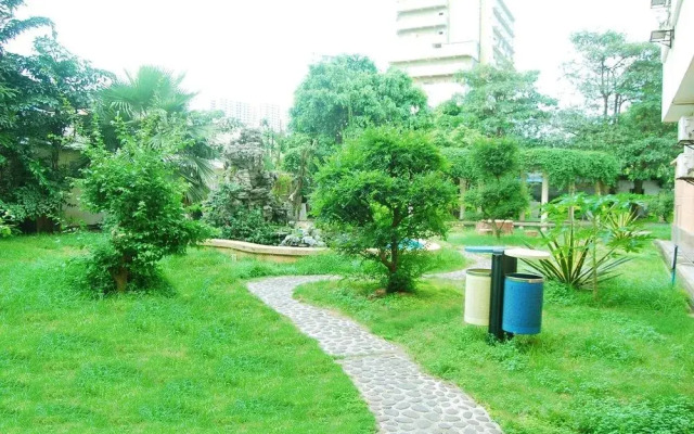 Boutique Holiday Hotel (Beihai Beibuwan Square)