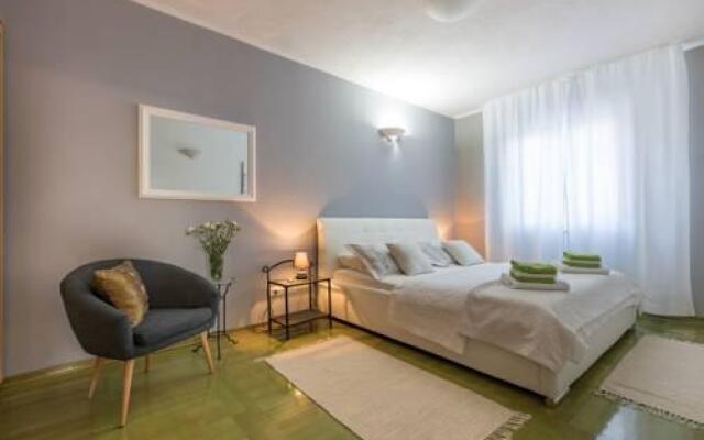 Villa stunning view in quiet area,nudist friendly