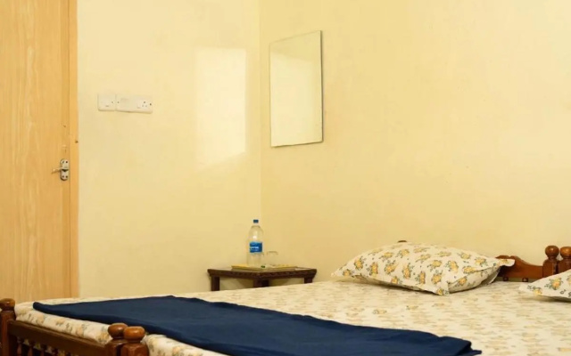 Palm Grove Service Villa – Guest Rooms – Edappally