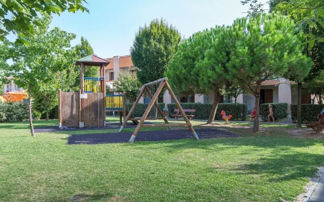 Spacious Apartment in Caorle With Shared Pool
