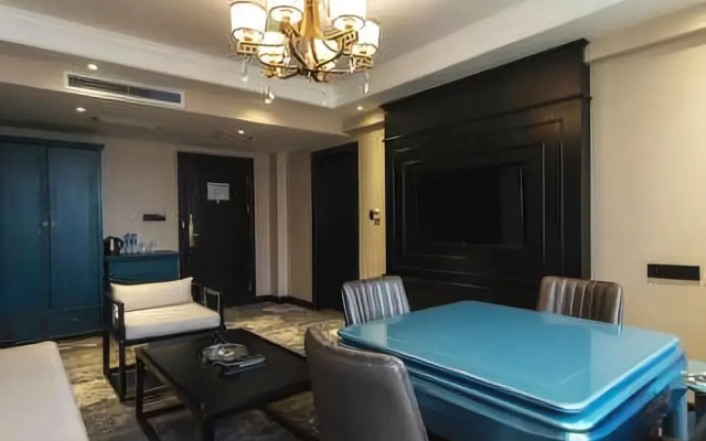 Guiyang Seven Garden - Spring Hotel (Fountain Metro Station Taiping Road Netflix Street Shop)