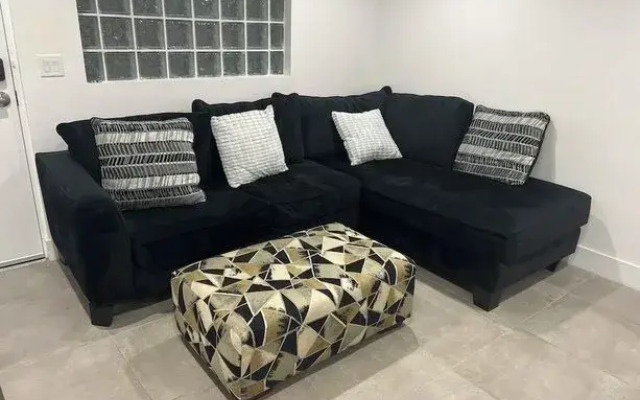 Airport Guest Suites