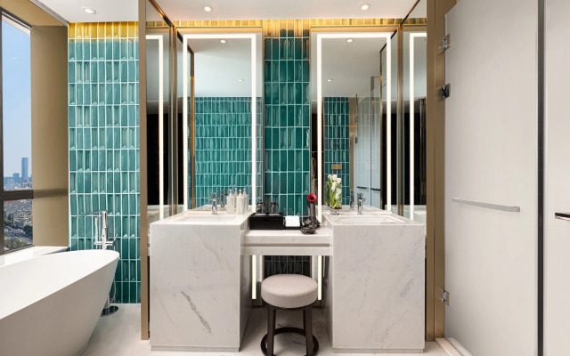 HUALUXE Shanghai Changfeng Park by IHG