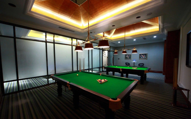 Howard Johnson by  Domando Plaza Wulanchabu