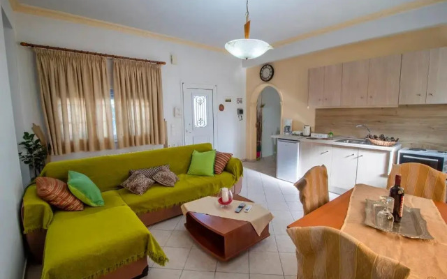 Efi's apartment