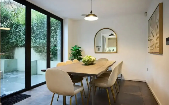 The South Hampstead Hideaway - Stylish 6bdr Home