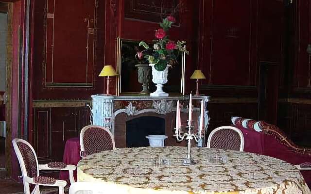 Chateau De Meyrargues