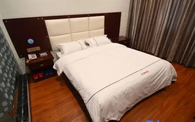 Zhengzhou Yaxin Hotel (Leshang Plaza)