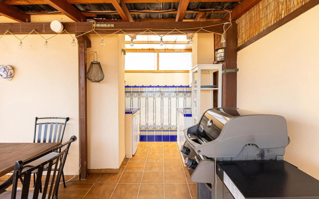 3 bedroom apartment with private rooftop terrace