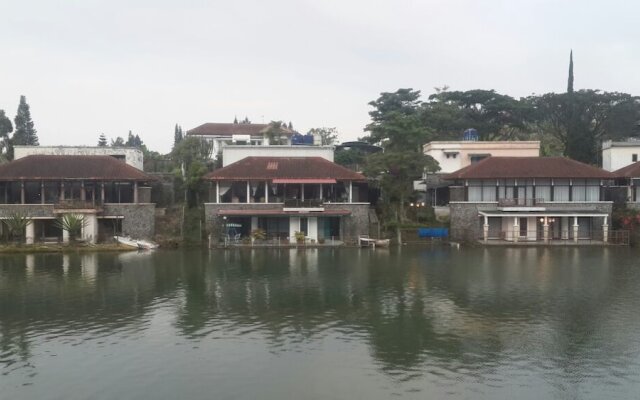 Bukit Danau Exclusive Resort & Villa