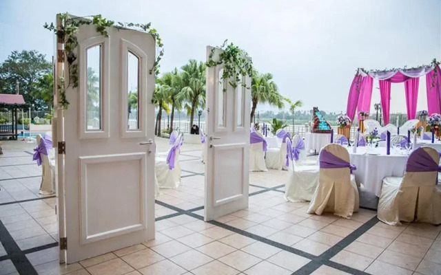 Grand Riverview Hotel