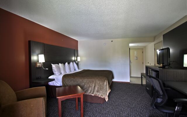 Chicago Club Inn & Suites