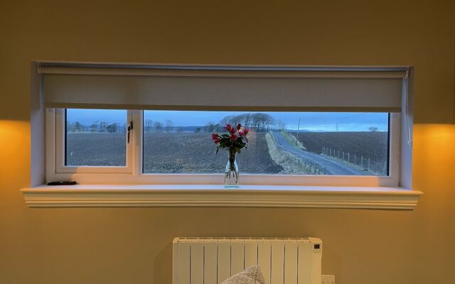 Fabulous Open Plan Studio Retreat - Cowdenbeath