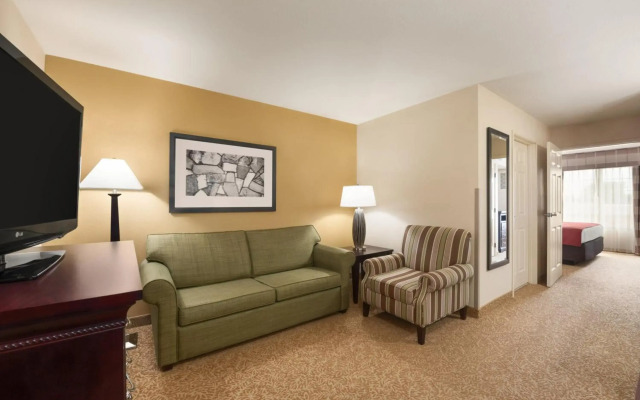 Country Inn & Suites by Radisson, Minot, ND