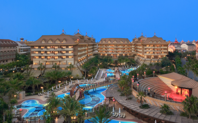 Royal Dragon Hotel – All Inclusive