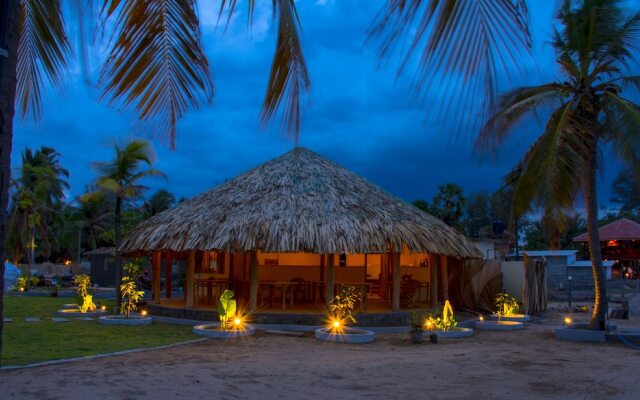 Royal Beach Arugambay