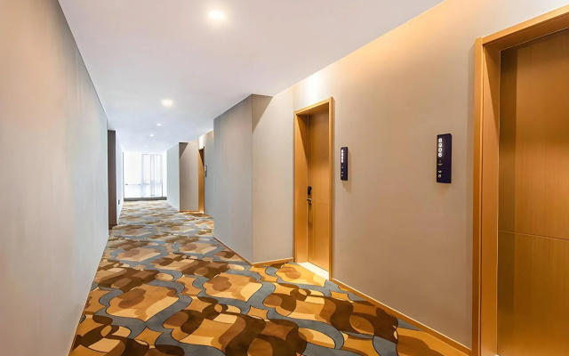 Kyriad Marvelous Hotel (Guangzhou China Railway Tunnel Bureau Headquarters)