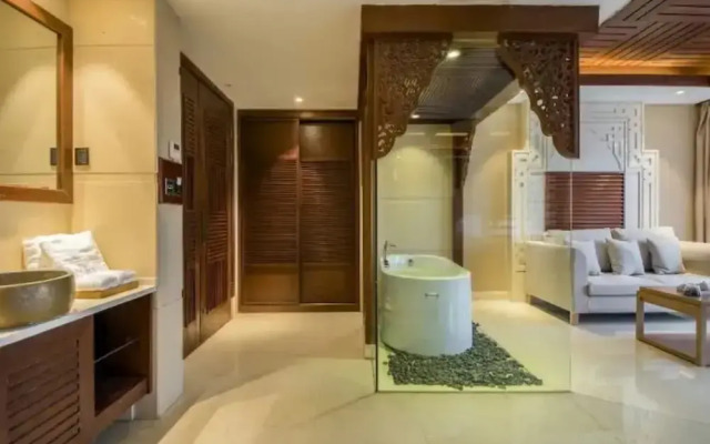Vyluk J Hotel South Asian Garden Dianchi