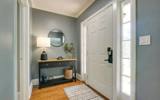 Fayetteville Vacation Rental - 1 Mi to Downtown!