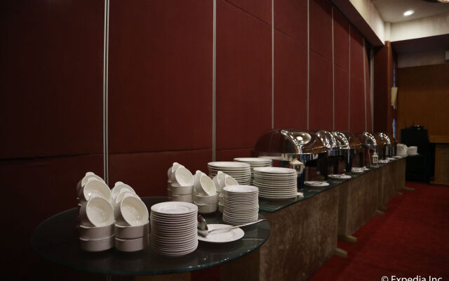 Paseo Premiere Hotel