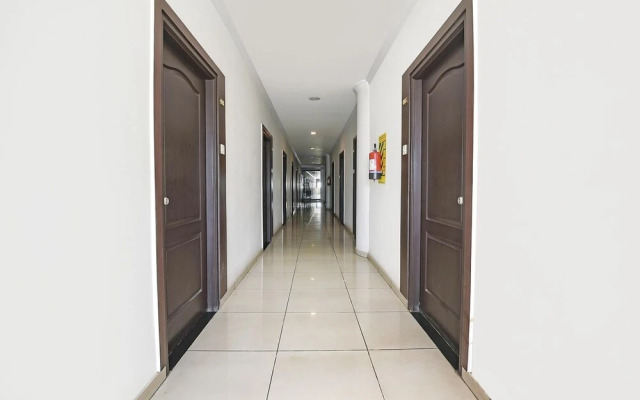 Fabhotel The Grand
