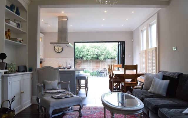 Stunning 4 Bedroom House in Balham