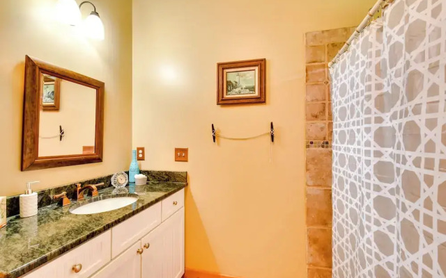 Dog-friendly Lavonia Home w/ Dock & Lake Access