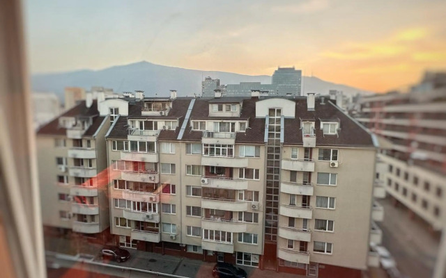 Comfortable Apartment in Comunicative Location