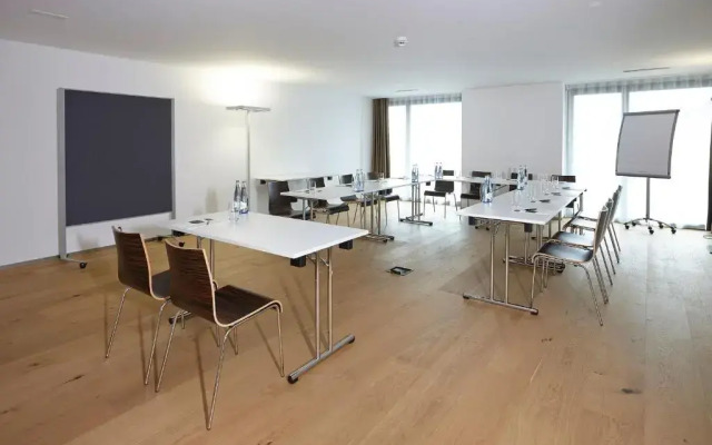 Hotel AVA