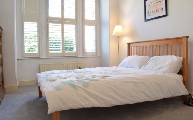 Stunning 2 Bedroom Flat In Balham With Private Garden