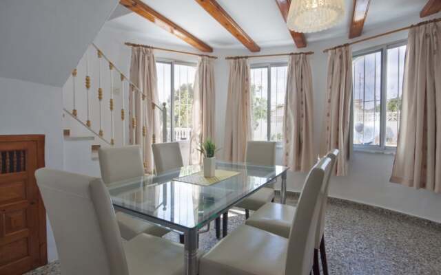 Villa - 9 Bedrooms with Pool and WiFi - 104985