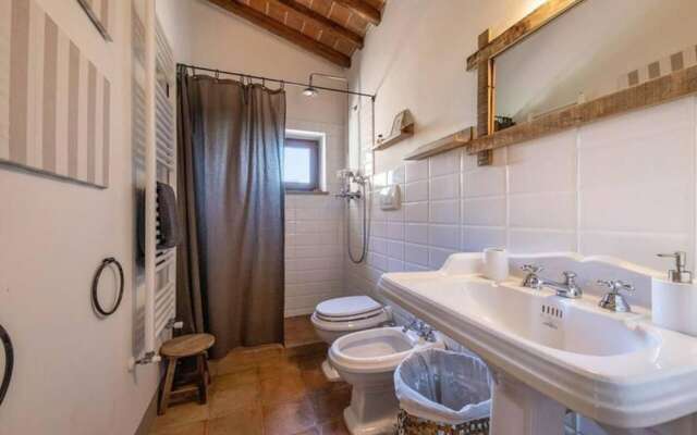 Charming 10 pax Villa in Cortona With Private Pool