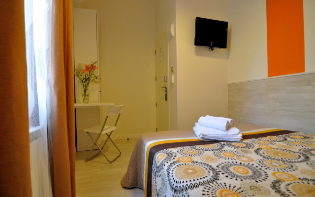 Hostal Far Home Plaza Mayor