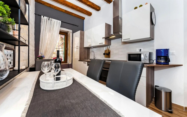 Luxury Apartment Kastela Antika