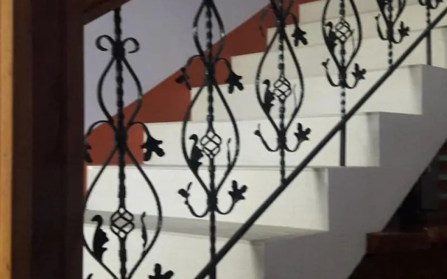 Mayon Lodging House