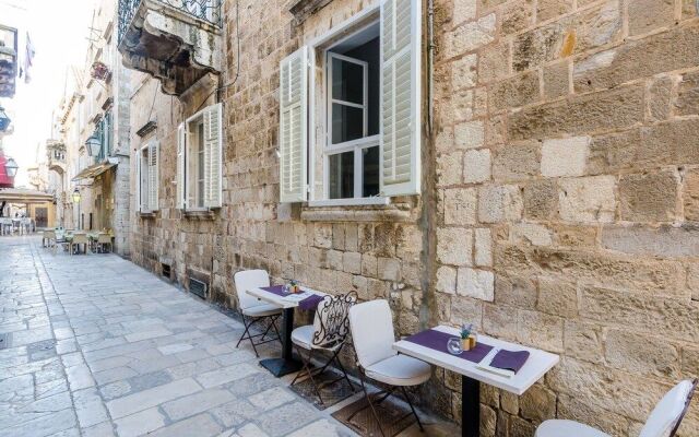 Old Town Apartment Near Stradun