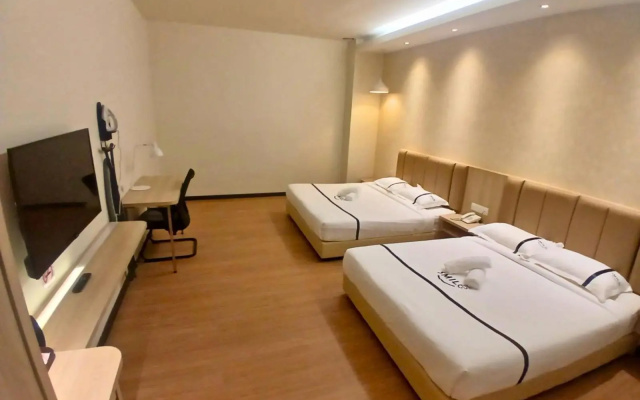 Top Holiday Hotel @ The Mines Seri Kembangan