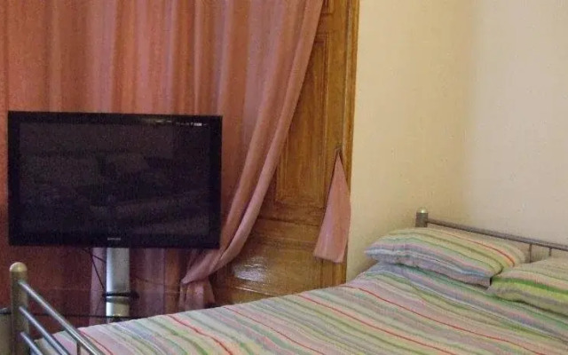 4 Friends House