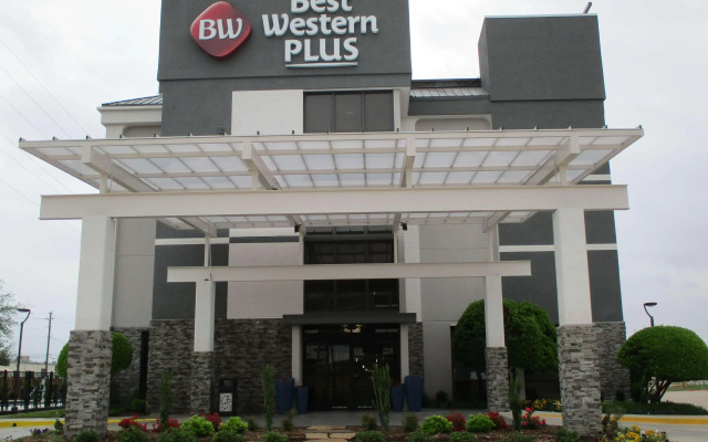 Best Western Plus Lake Jackson Inn & Suites