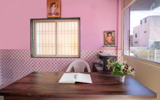 SPOT ON 42371 Shree Gajanan