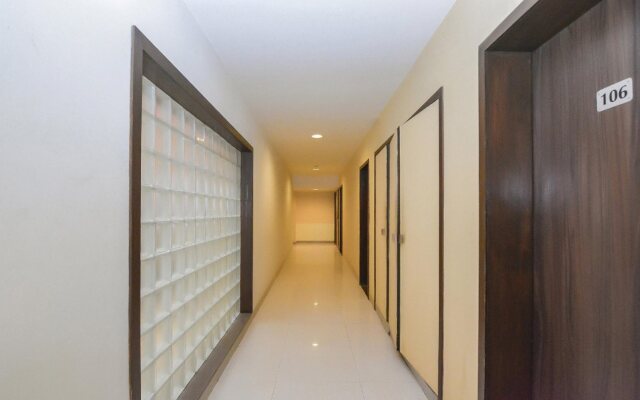 OYO 18803 Smart Inn