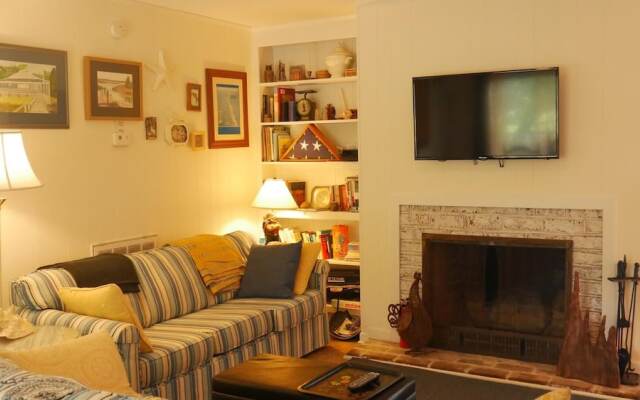 Cedar Creek - 3 Br Home