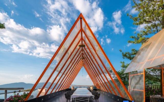 Yunfuli Cliff Hotel, Qili Pingye Luxury Hotel