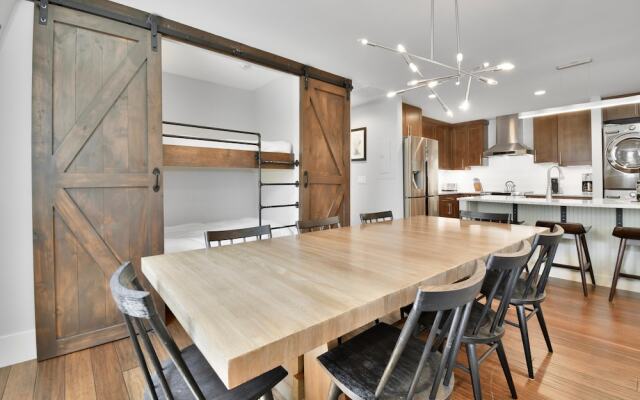 Lowell at Park City 5018, Park City